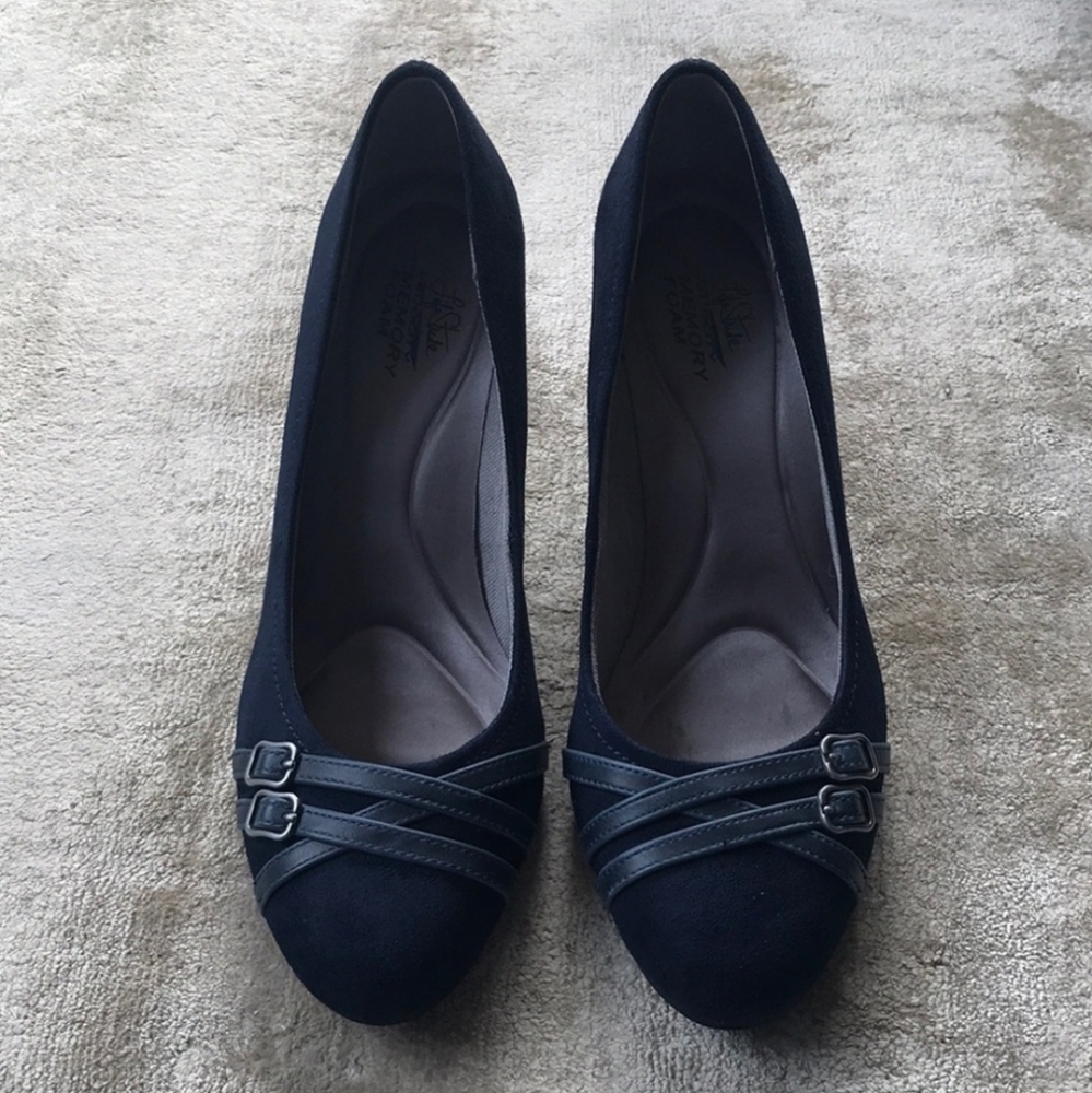 Life Stride Navy Suede-Look Womens Heels with Double Strap Buckles